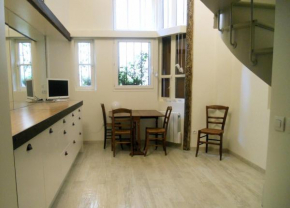  Urban Chic Montmartre Loft  Париж